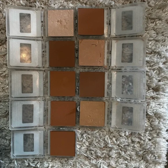 Mary Kay® Sheer Mineral Pressed Powder - Picture 2 of 2